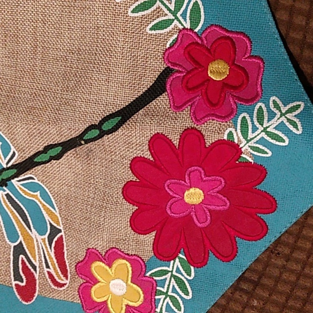 Bright dragonfly flag - Picture 3 of 3